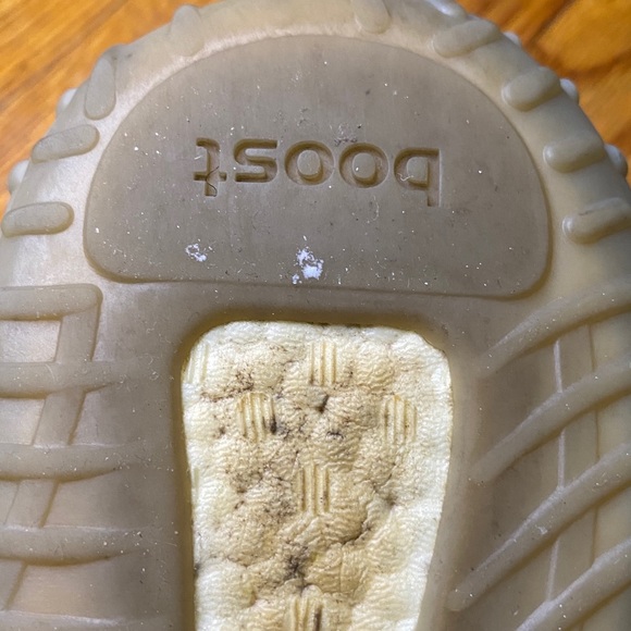 Yeezy Belugas 1.0 - Picture 2 of 9